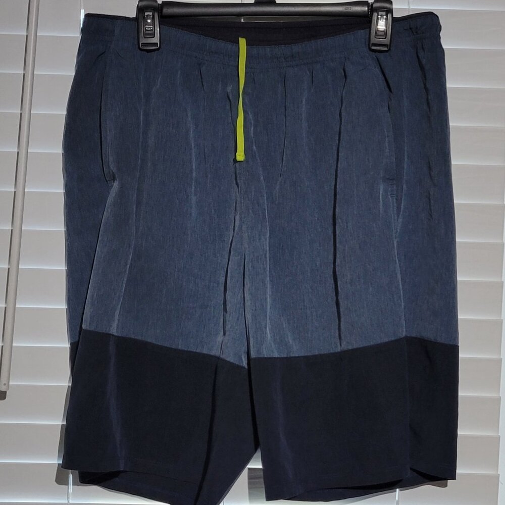 Men's Two-Tone Wet/Dry Shorts - Size L